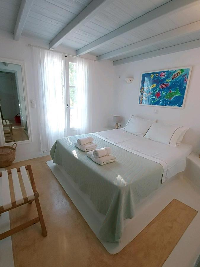 Simos Suites Elafonissos Exterior foto