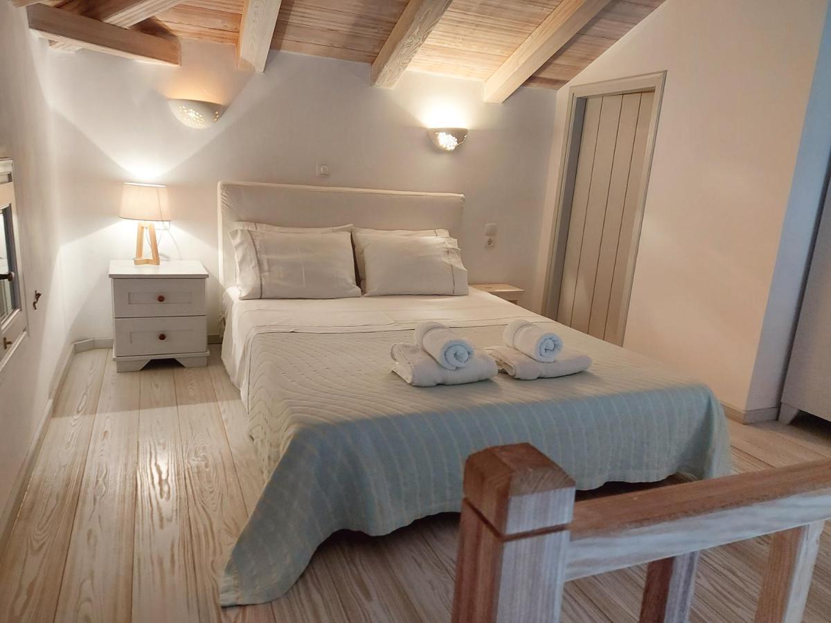 Simos Suites Elafonissos Exterior foto
